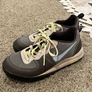 Nike ACG Outdoor Shoes (almost new condition)